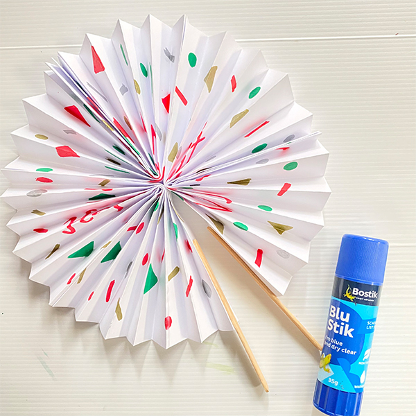 Bostik DIY Australia Christmas Party Fan Step 6