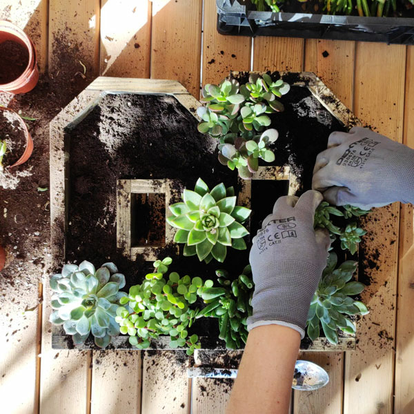 Bostik DIY Greece tutorial Planter step 13