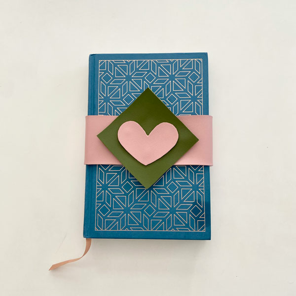 Bostik DIY Philippines tutorial How to Create Leather Book Band step 5