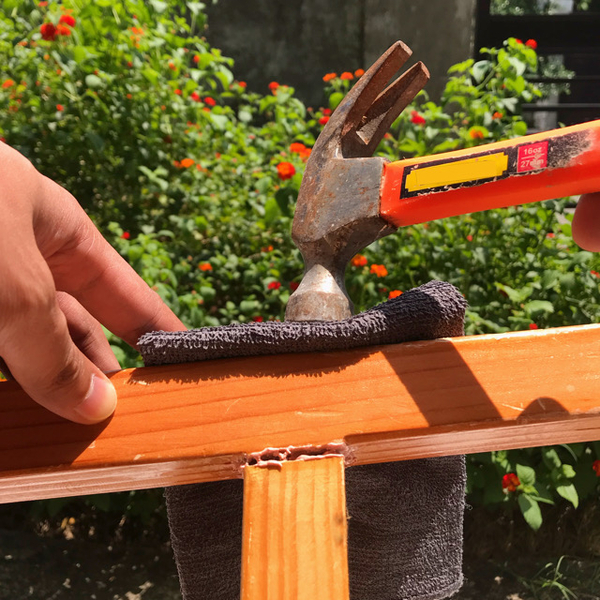 Bostik DIY Philippines tutorial Quick Fix For A Wobbly Stool step 4