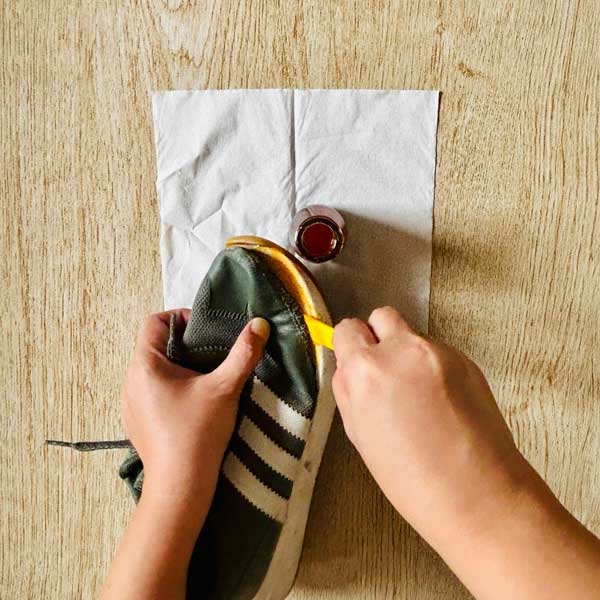 Bostik DIY Philippines tutorial Quick Sneaker Fix Step step 2