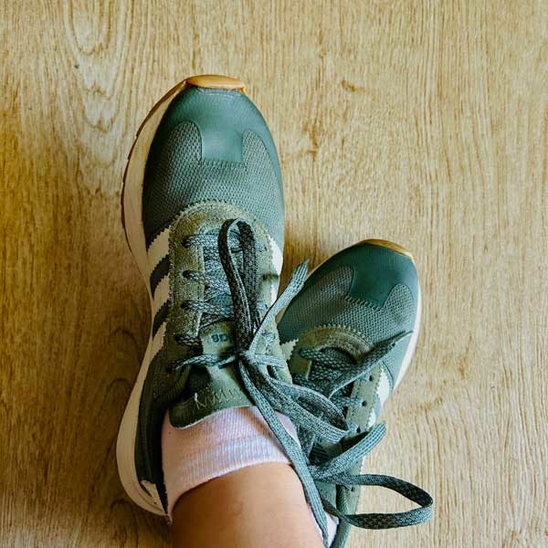 Bostik DIY Philippines tutorial Quick Sneaker Fix Step step 5