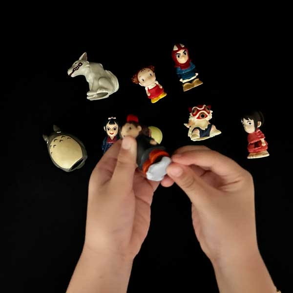 Bostik DIY Philippines tutorial Shelf Display with Blu Tack step 2